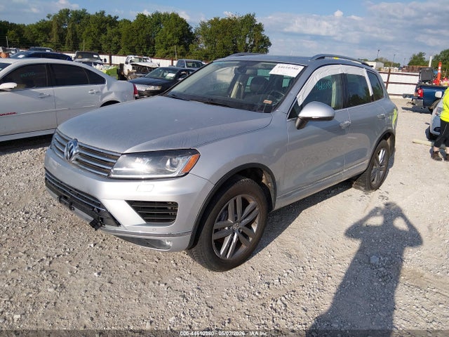 44610380 :رقم المزاد ، WVGEF9BP6FD007972 vin ، 2015 Volkswagen Touareg V6 Lux مزاد بيع