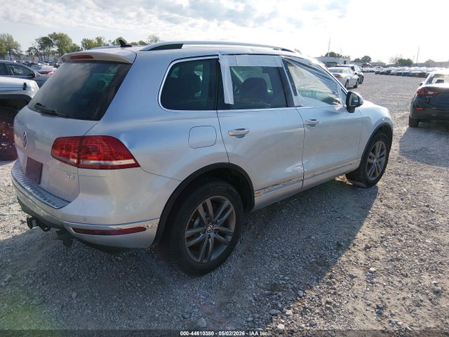 44610380 :رقم المزاد ، WVGEF9BP6FD007972 vin ، 2015 Volkswagen Touareg V6 Lux مزاد بيع