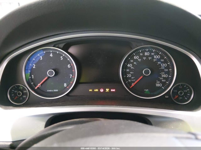 44610380 :رقم المزاد ، WVGEF9BP6FD007972 vin ، 2015 Volkswagen Touareg V6 Lux مزاد بيع