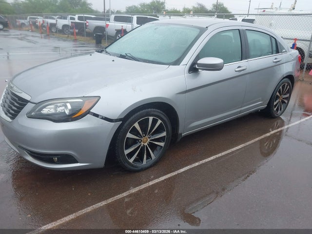 2014 Chrysler 200 Touring მანქანა იყიდება აუქციონზე, vin: 1C3CCBBB9EN118156, აუქციონის ნომერი: 44610409