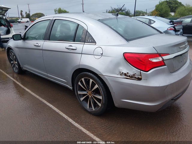 2014 Chrysler 200 Touring მანქანა იყიდება აუქციონზე, vin: 1C3CCBBB9EN118156, აუქციონის ნომერი: 44610409