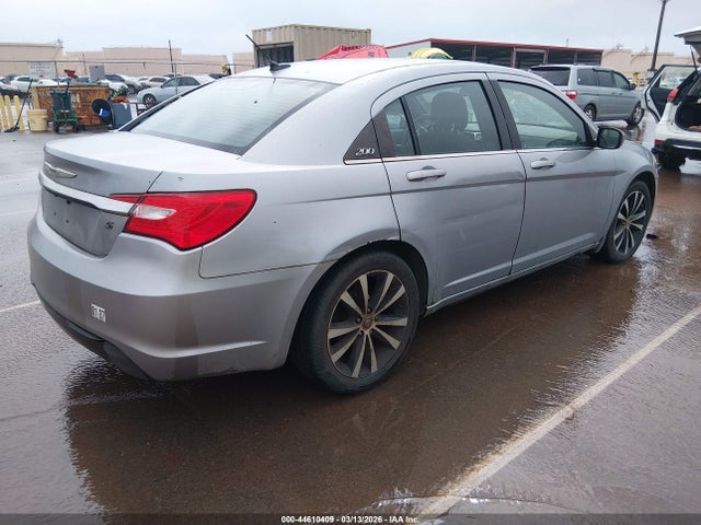 2014 Chrysler 200 Touring მანქანა იყიდება აუქციონზე, vin: 1C3CCBBB9EN118156, აუქციონის ნომერი: 44610409