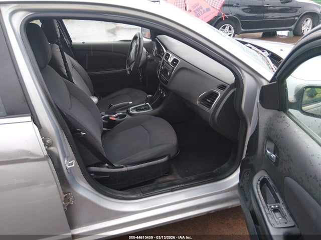 2014 Chrysler 200 Touring მანქანა იყიდება აუქციონზე, vin: 1C3CCBBB9EN118156, აუქციონის ნომერი: 44610409