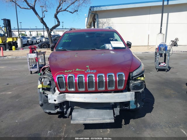 1C4PJLCB6GW160255 Jeep Cherokee Latitude