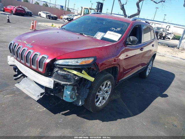 1C4PJLCB6GW160255 Jeep Cherokee Latitude