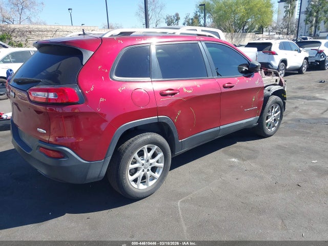 1C4PJLCB6GW160255 Jeep Cherokee Latitude