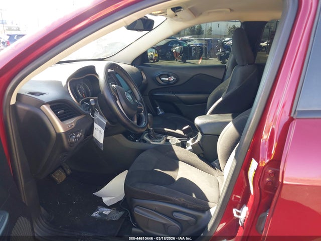 1C4PJLCB6GW160255 Jeep Cherokee Latitude