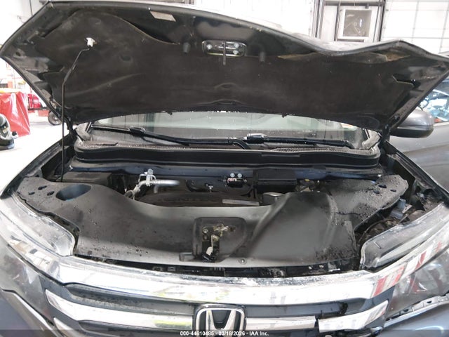 44610485 :رقم المزاد ، 5FNYF6H59HB059842 vin ، 2017 Honda Pilot Ex-l مزاد بيع