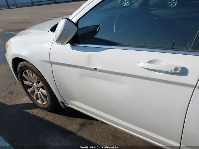 Продажа на аукционе авто 2011 Chrysler 200 Touring, vin: 1C3BC1FB9BN569003, номер лота: 44610488