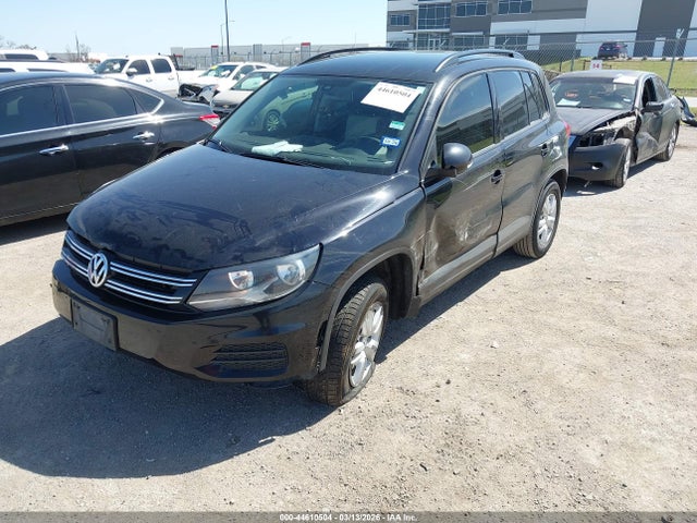 2016 VOLKSWAGEN TIGUAN WVGAV7AX4GW528329 Photo 1