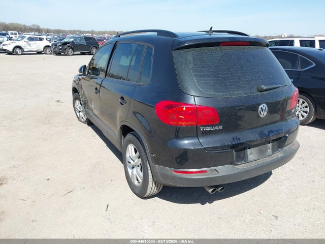 2016 VOLKSWAGEN TIGUAN WVGAV7AX4GW528329 Photo 2