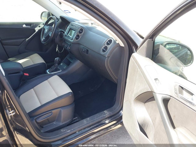 2016 VOLKSWAGEN TIGUAN WVGAV7AX4GW528329 Photo 4