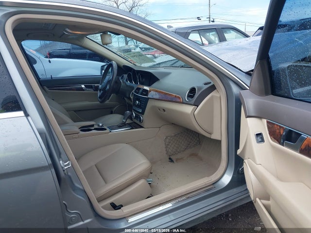 Aukcja sprzedaży 2012 Mercedes-benz C 300 Luxury 4matic, vin: WDDGF8BB0CR229066, numer aukcji: 44610540