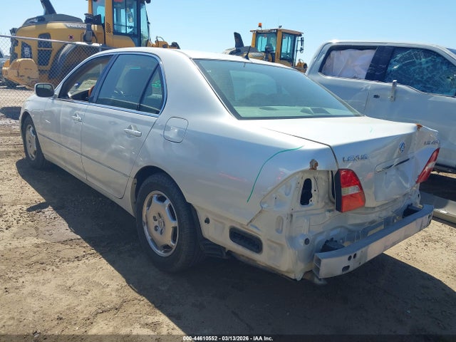 2002 LEXUS LS 430 JTHBN30F920063759 Photo 2