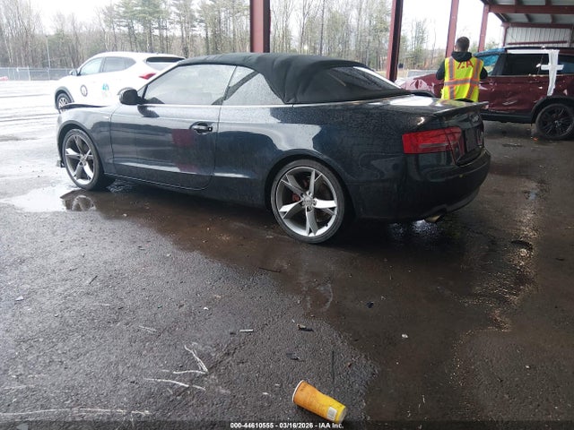 2010 AUDI A5 WAUJFAFH3AN018029 Photo 2