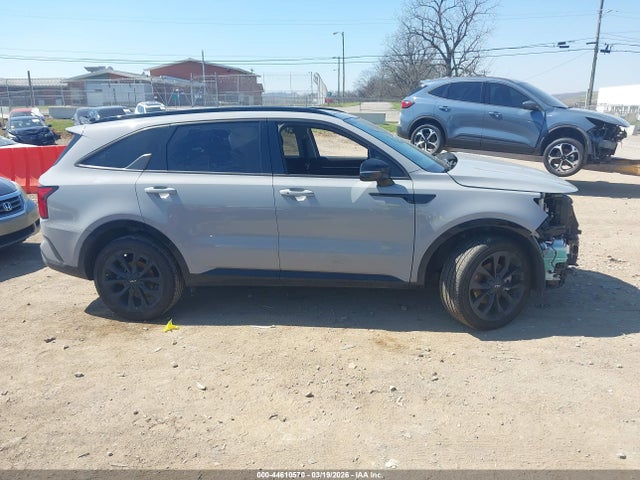 Продажа на аукционе авто 2023 Kia Sorento Sx, vin: 5XYRKDLF4PG195145, номер лота: 44610570