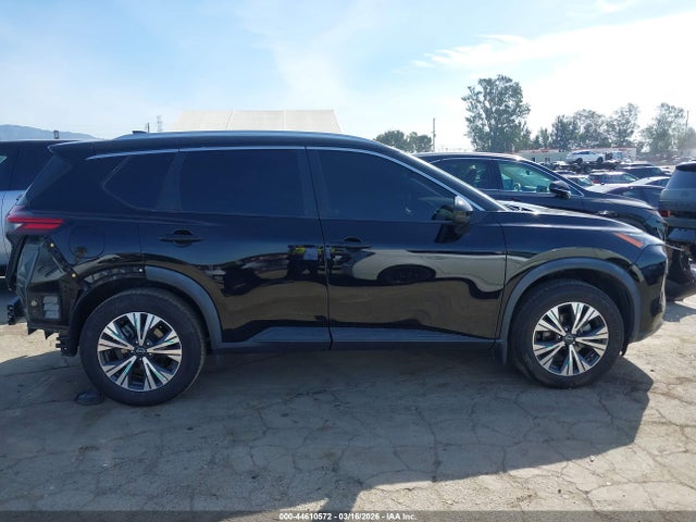 5N1BT3BA4NC700323 Nissan Rogue Sv Fwd