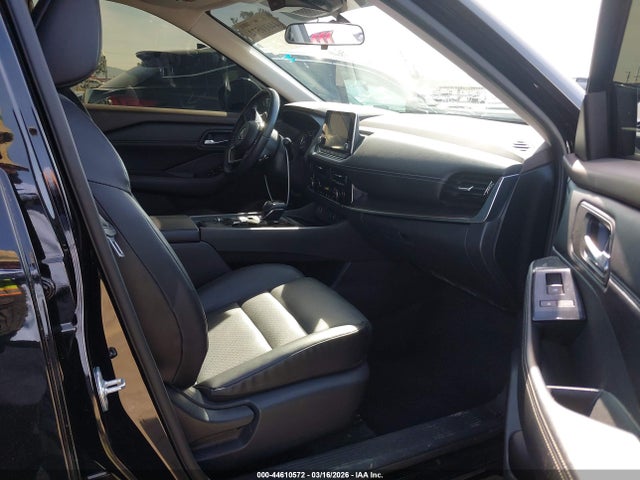 5N1BT3BA4NC700323 Nissan Rogue Sv Fwd