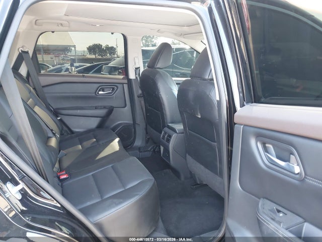 5N1BT3BA4NC700323 Nissan Rogue Sv Fwd
