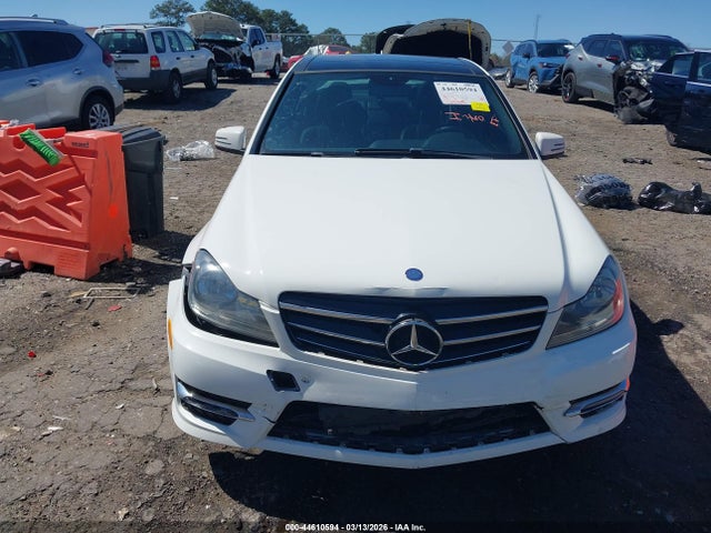 2014 Mercedes-benz C 250 Sport მანქანა იყიდება აუქციონზე, vin: WDDGF4HB4EA966837, აუქციონის ნომერი: 44610594