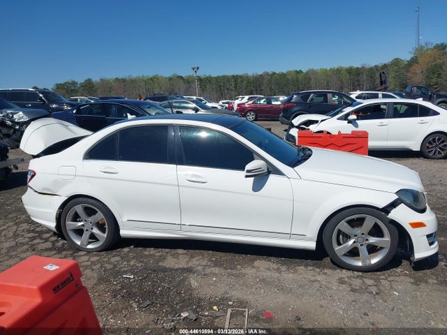 2014 Mercedes-benz C 250 Sport მანქანა იყიდება აუქციონზე, vin: WDDGF4HB4EA966837, აუქციონის ნომერი: 44610594