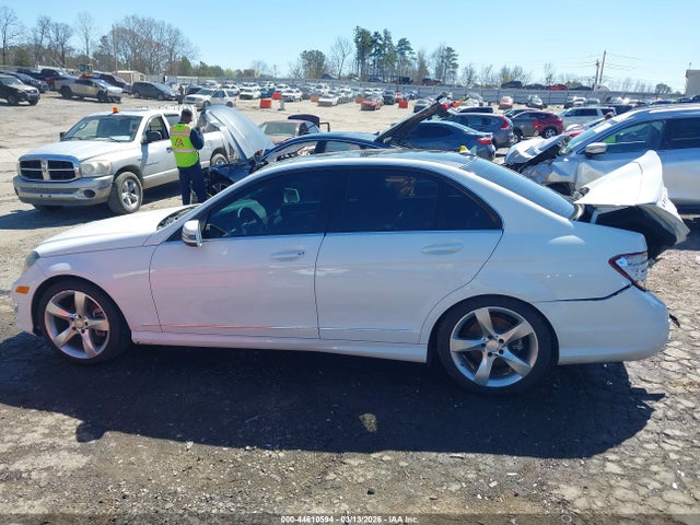 2014 Mercedes-benz C 250 Sport მანქანა იყიდება აუქციონზე, vin: WDDGF4HB4EA966837, აუქციონის ნომერი: 44610594