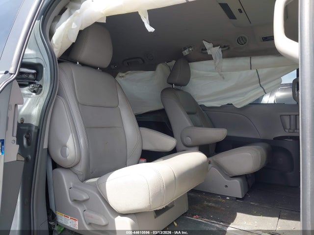 5TDDK3DC1FS115651 Toyota Sienna Xle Premium 7 Passenger