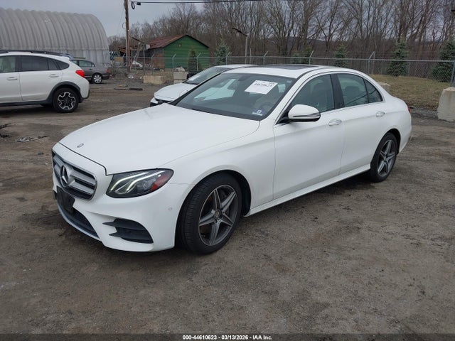 2017 Mercedes-benz E 300 4matic მანქანა იყიდება აუქციონზე, vin: WDDZF4KBXHA014852, აუქციონის ნომერი: 44610623