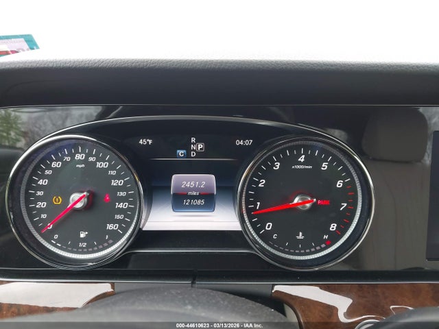 2017 Mercedes-benz E 300 4matic მანქანა იყიდება აუქციონზე, vin: WDDZF4KBXHA014852, აუქციონის ნომერი: 44610623