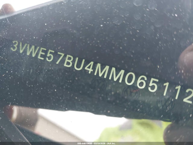 44610699 :رقم المزاد ، 3VWE57BU4MM065112 vin ، 2021 Volkswagen Jetta 1.4t Sel مزاد بيع