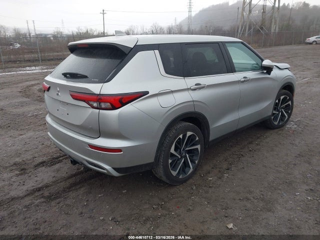 2022 MITSUBISHI OUTLANDER JA4J4UA84NZ010662 Photo 3