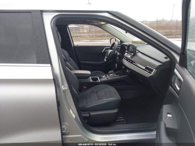 2022 MITSUBISHI OUTLANDER JA4J4UA84NZ010662 Photo 4