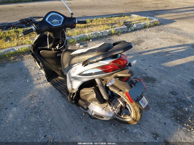 Piaggio Liberty 150/150 S 2023 ZAPM898G2P7003868 Image 3