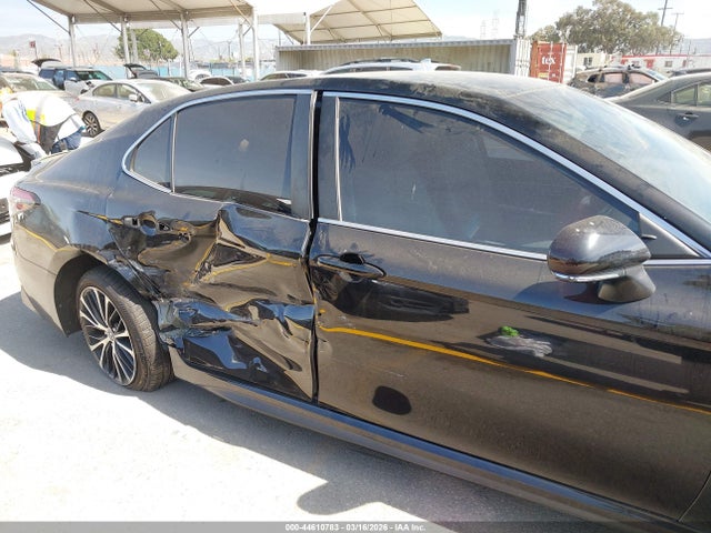 4T1B11HKXJU610799 Toyota CAMRY SE
