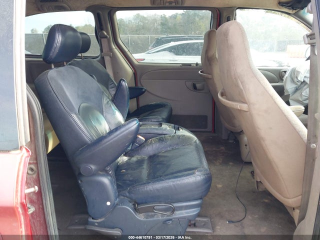 Продажа на аукционе авто 2002 Chrysler Town & Country Lxi, vin: 2C8GP54L52R539975, номер лота: 44610791