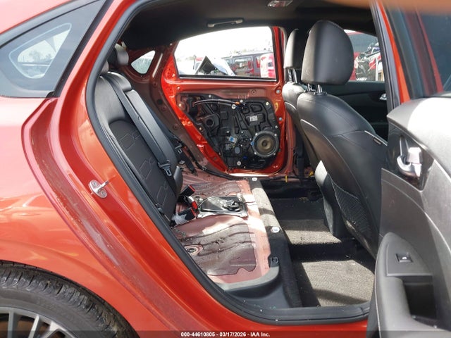 3KPF54AD6PE530382 KIA Forte Gt-line