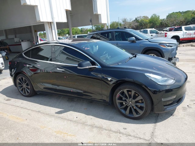 Tesla Model 3 Long Range/mid Range 2018 5YJ3E1EA0JF075936 Image 13