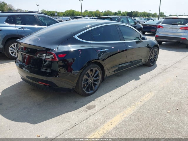 Tesla Model 3 Long Range/mid Range 2018 5YJ3E1EA0JF075936 Image 4