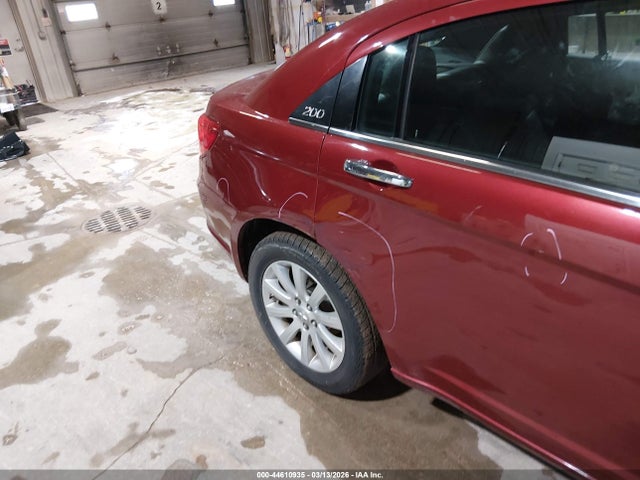 44610935 :رقم المزاد ، 1C3CCBCG7EN185512 vin ، 2014 Chrysler 200 Limited مزاد بيع