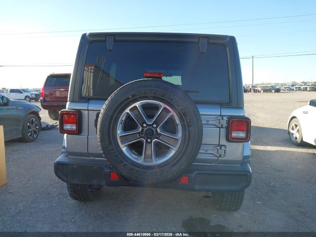 1C4HJXEN4LW272128 Jeep Wrangler Unlimited Sahara 4x4