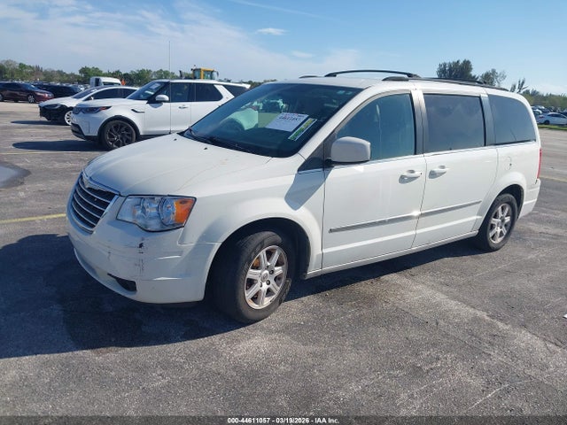 44611057 :رقم المزاد ، 2A4RR5D10AR463450 vin ، 2010 Chrysler Town & Country Touring مزاد بيع