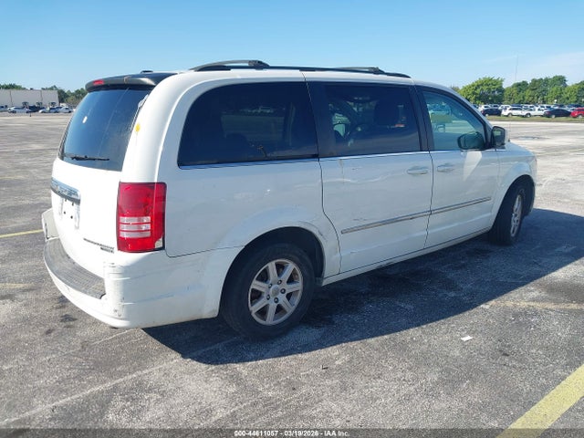 44611057 :رقم المزاد ، 2A4RR5D10AR463450 vin ، 2010 Chrysler Town & Country Touring مزاد بيع