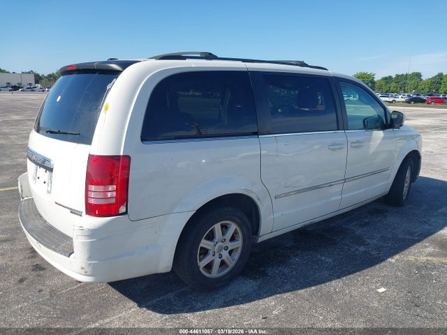 44611057 :رقم المزاد ، 2A4RR5D10AR463450 vin ، 2010 Chrysler Town & Country Touring مزاد بيع