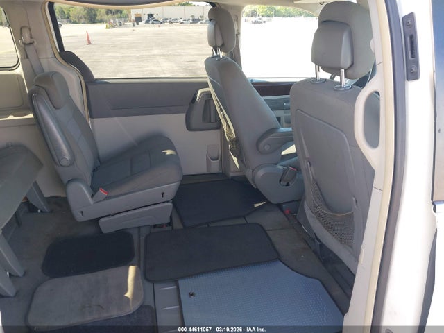 44611057 :رقم المزاد ، 2A4RR5D10AR463450 vin ، 2010 Chrysler Town & Country Touring مزاد بيع