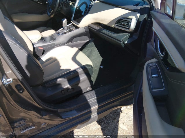 4S4BTANC6M3154012 Subaru Outback Limited