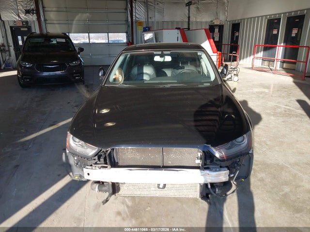 Продажа на аукционе авто 2016 Audi A4 2.0t Premium, vin: WAUAFAFL2GN010257, номер лота: 44611065
