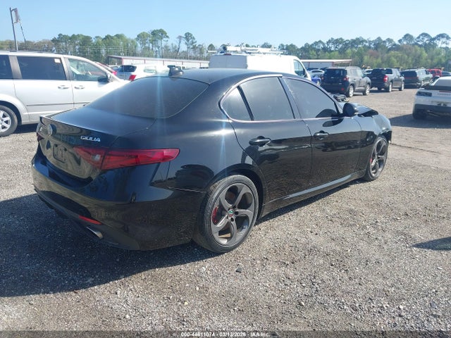 2017 Alfa Romeo Giulia Rwd მანქანა იყიდება აუქციონზე, vin: ZARFAEBN6H7540278, აუქციონის ნომერი: 44611074
