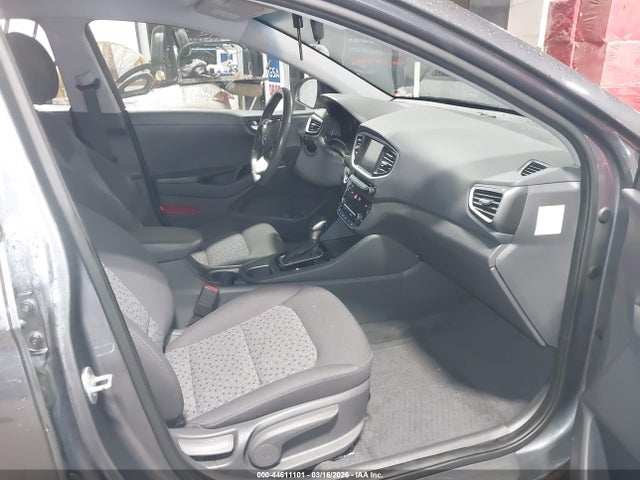 44611101 :رقم المزاد ، KMHC75LC2HU056257 vin ، 2017 Hyundai Ioniq Hybrid Sel مزاد بيع