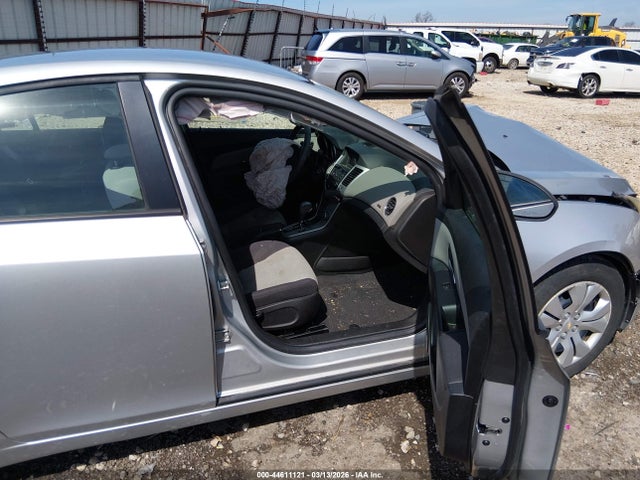 1G1PA5SH8E7197664 Chevrolet Cruze Ls Auto