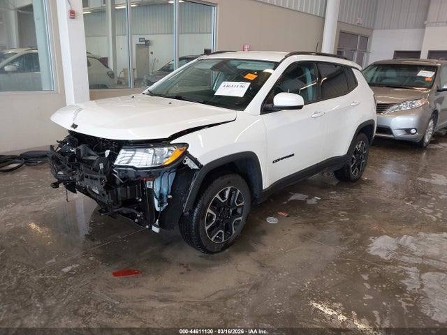 44611130 :رقم المزاد ، 3C4NJDAB1KT776380 vin ، 2019 Jeep Compass Upland Edition 4x4 مزاد بيع